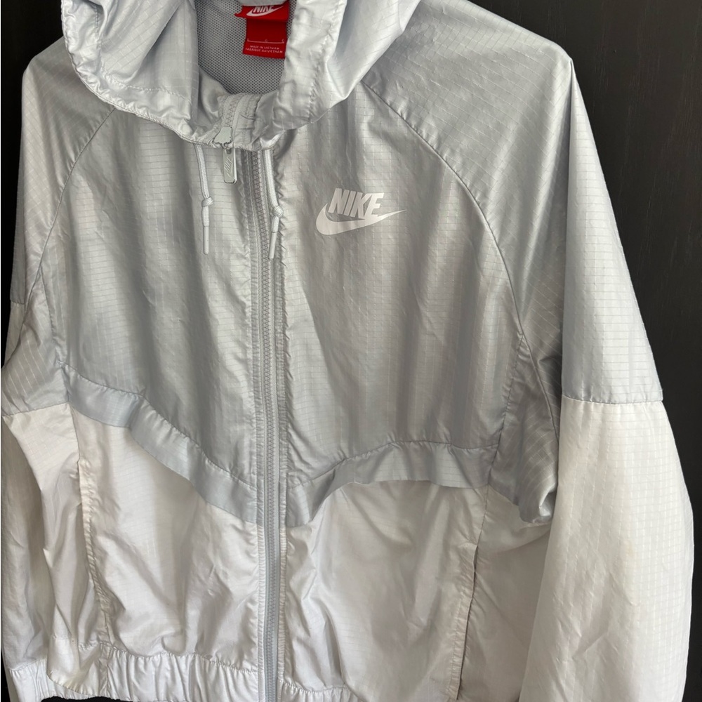 Nike Women's Light Gray Windrunner jacket
